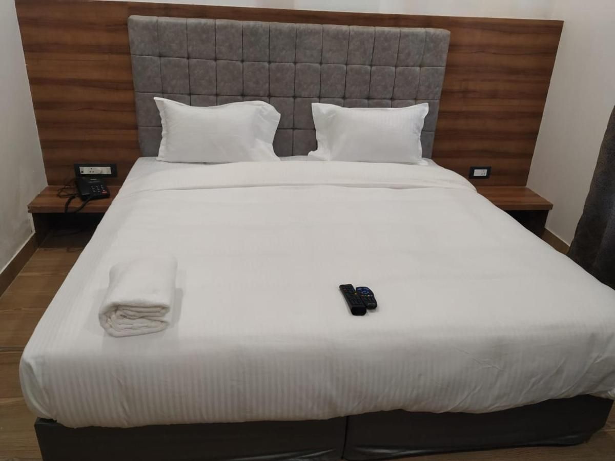 undefined Hotel Global Gold Inn 8