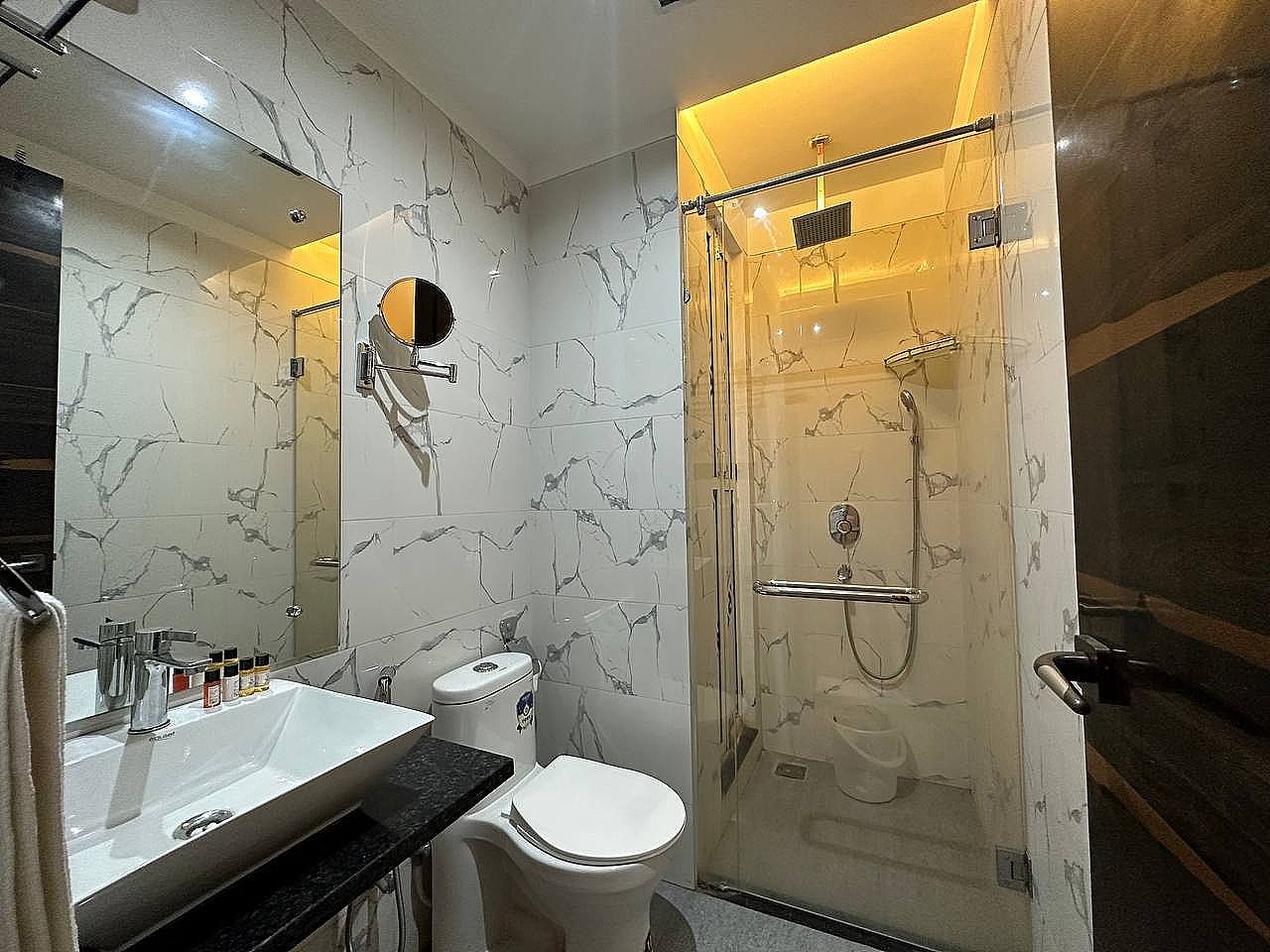 Hotel Hardik Palacio Deluxe Room 5