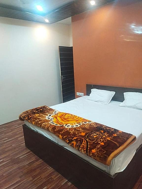 Banaras Residency Double Room 10