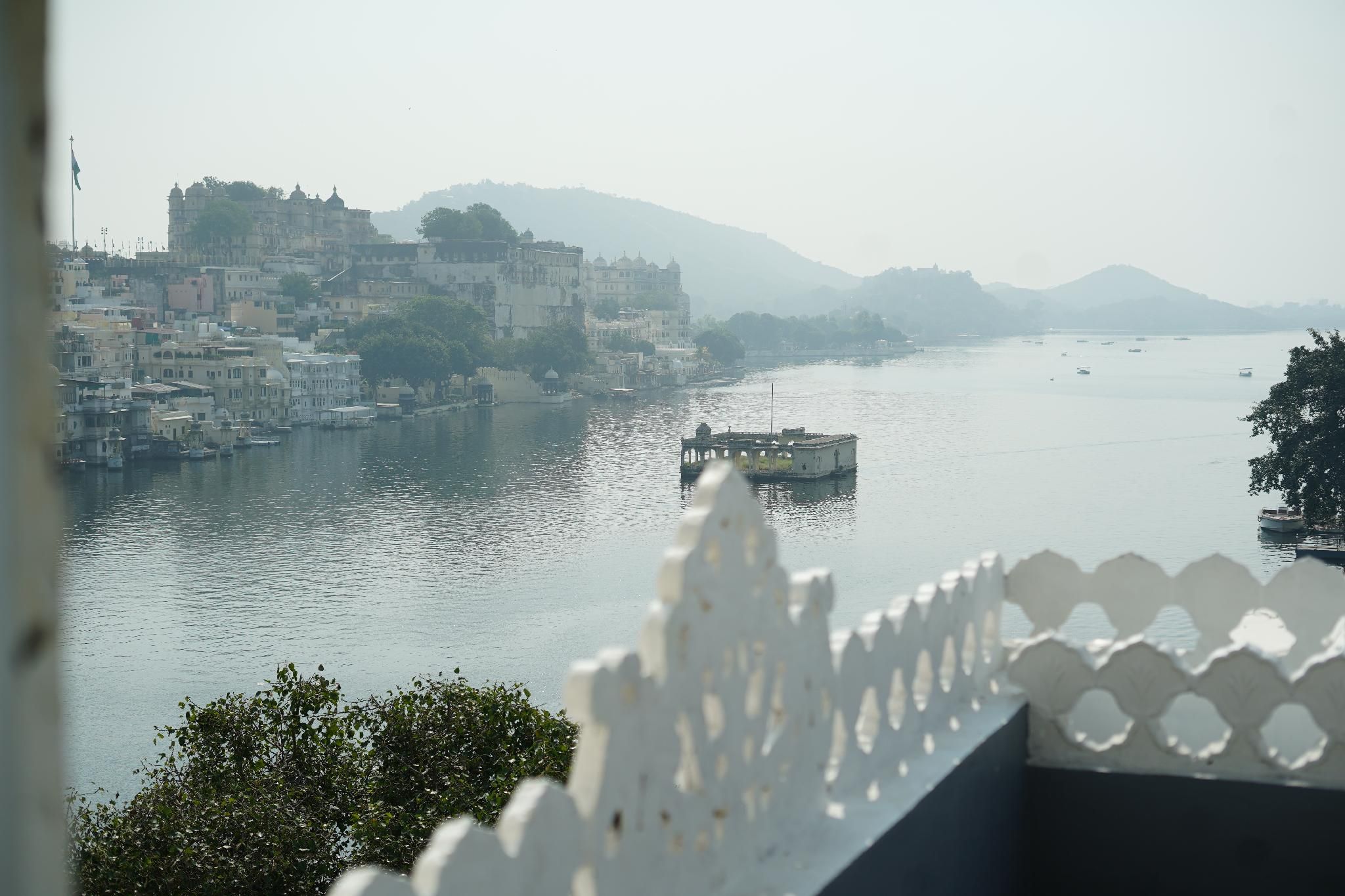 Dream Heaven Haveli ( lake View )