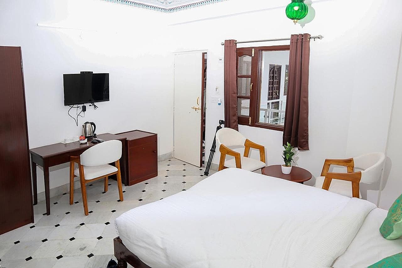 Partial Lake View Room