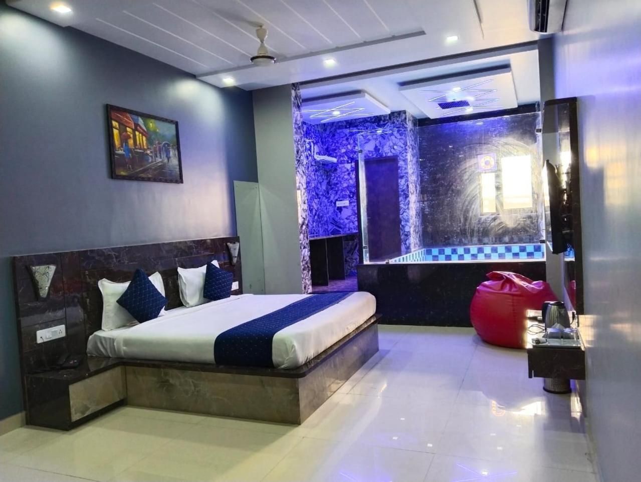 Suite Pool