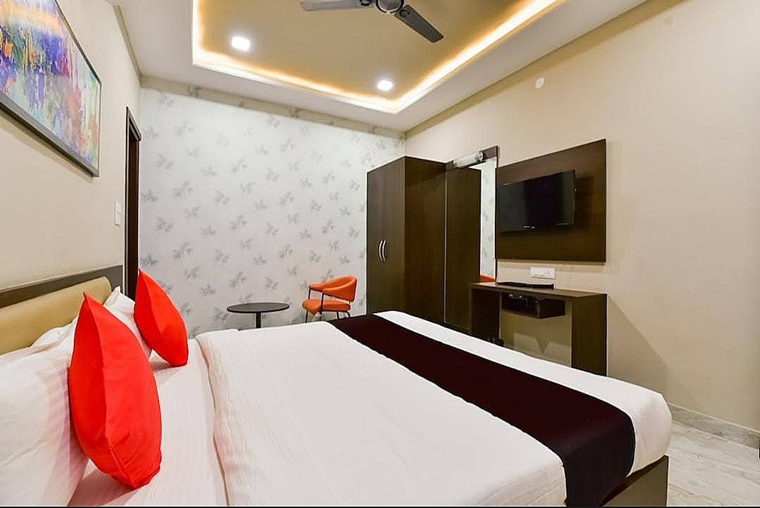 Hotel Jai Harsh Deluxe Double Room 7