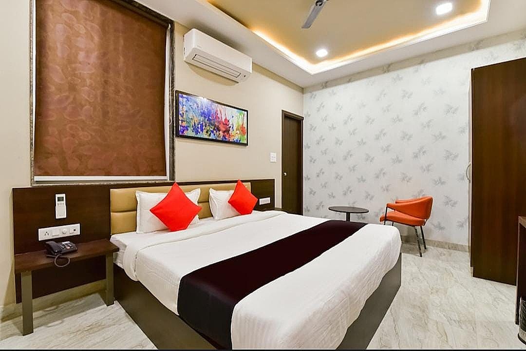 Hotel Jai Harsh Deluxe Double Room 2