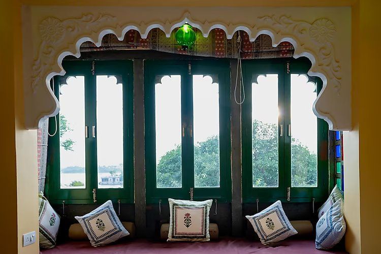 Sheeshmahal By Oladar
