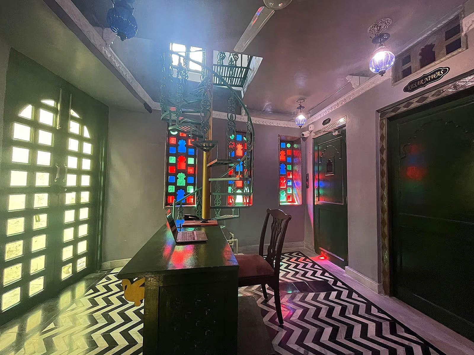 Sheeshmahal By Oladar