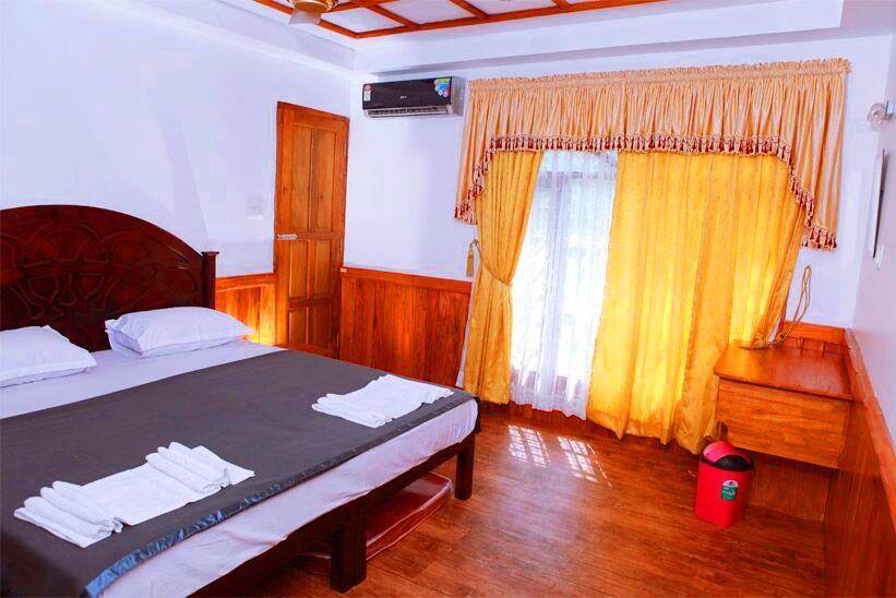 Indraprastham Houseboat One Deluxe Room in a Sharing Houseboat Night Stay (5.30Pm to 9Am) Allp 2