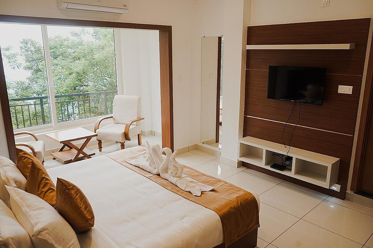 Sprise Munnar Resort and Spa Marvellous Mountain View Room 3