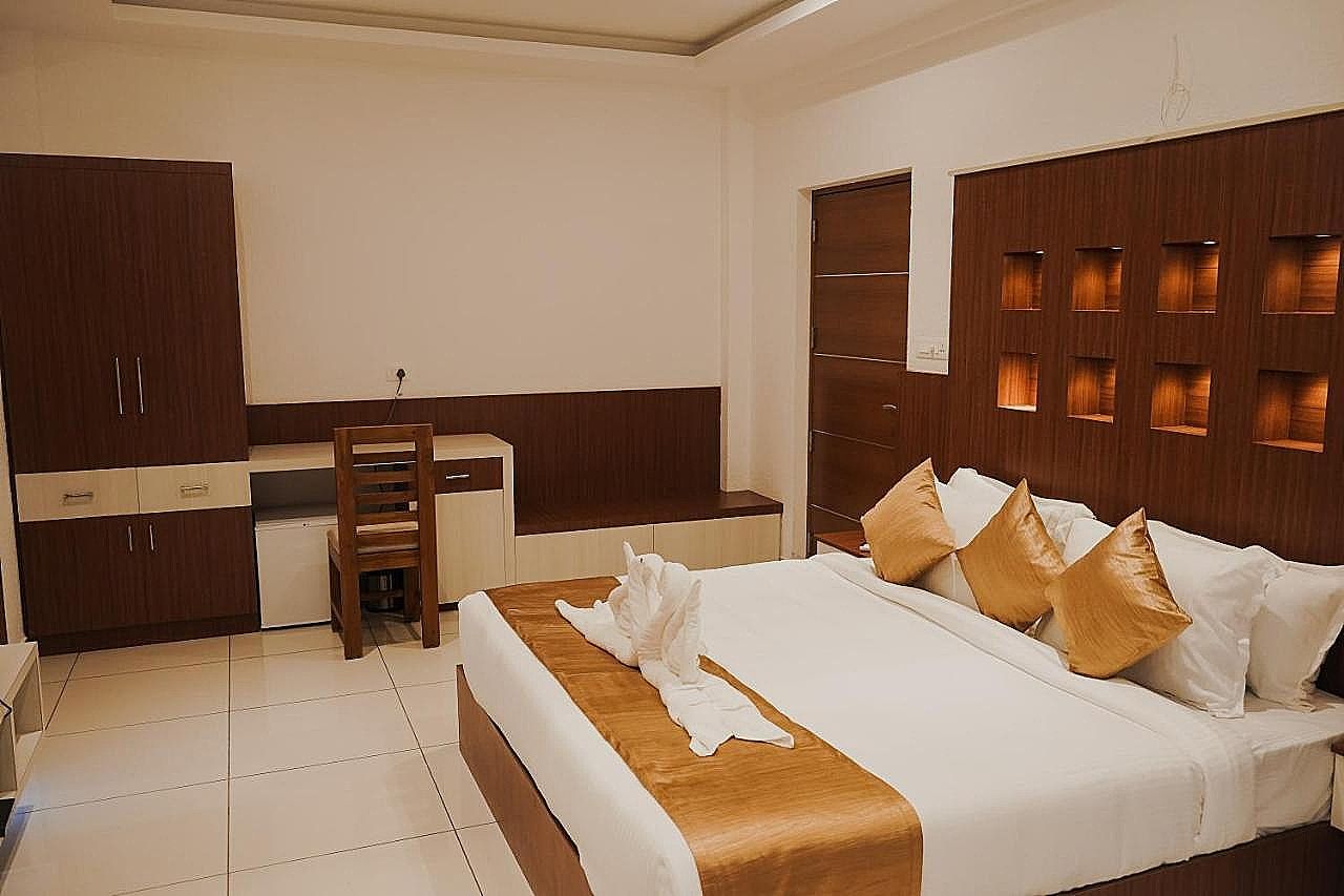 Majestic Ponmudi Dam View Room