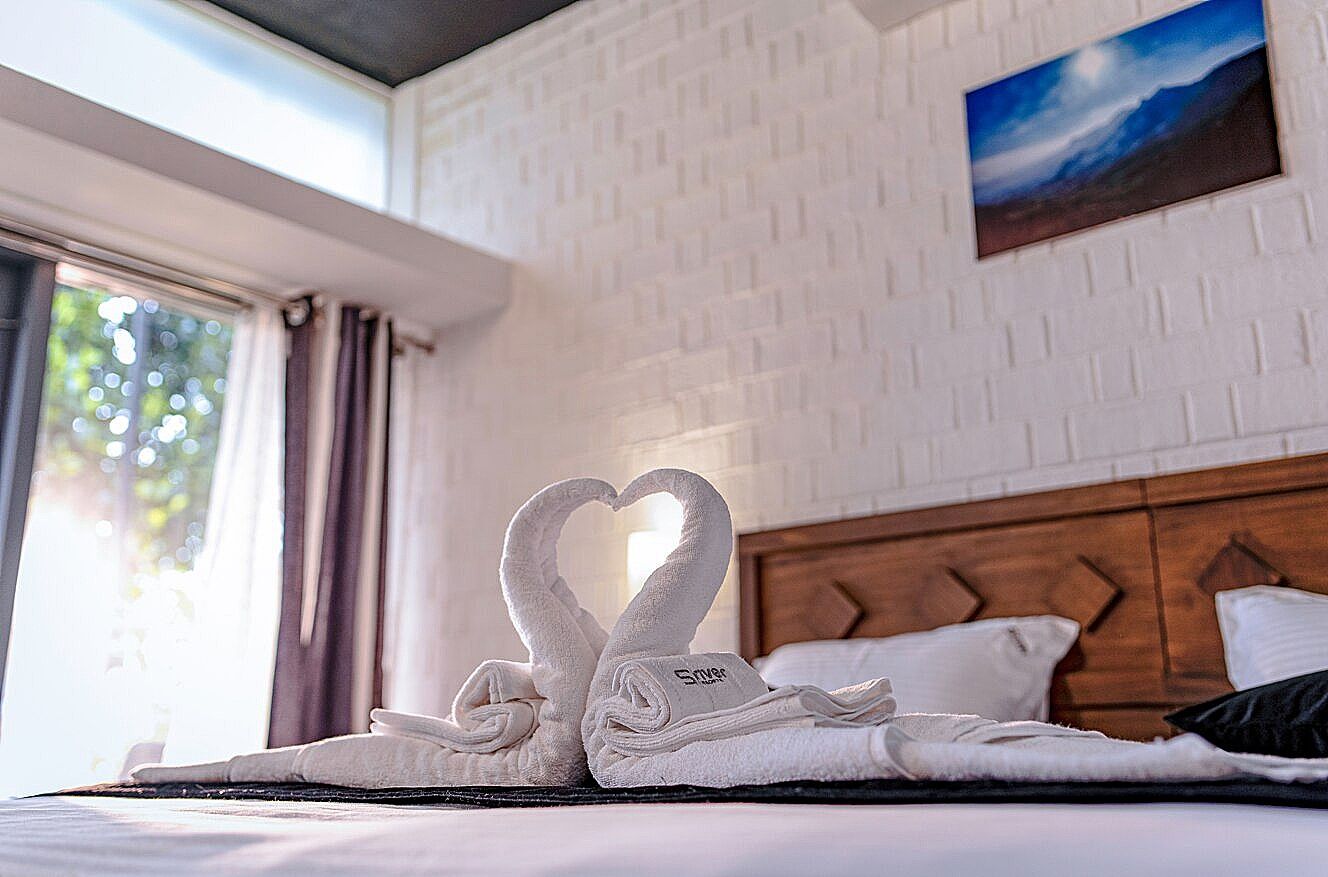 S RIVER RESORTS River View Room 2