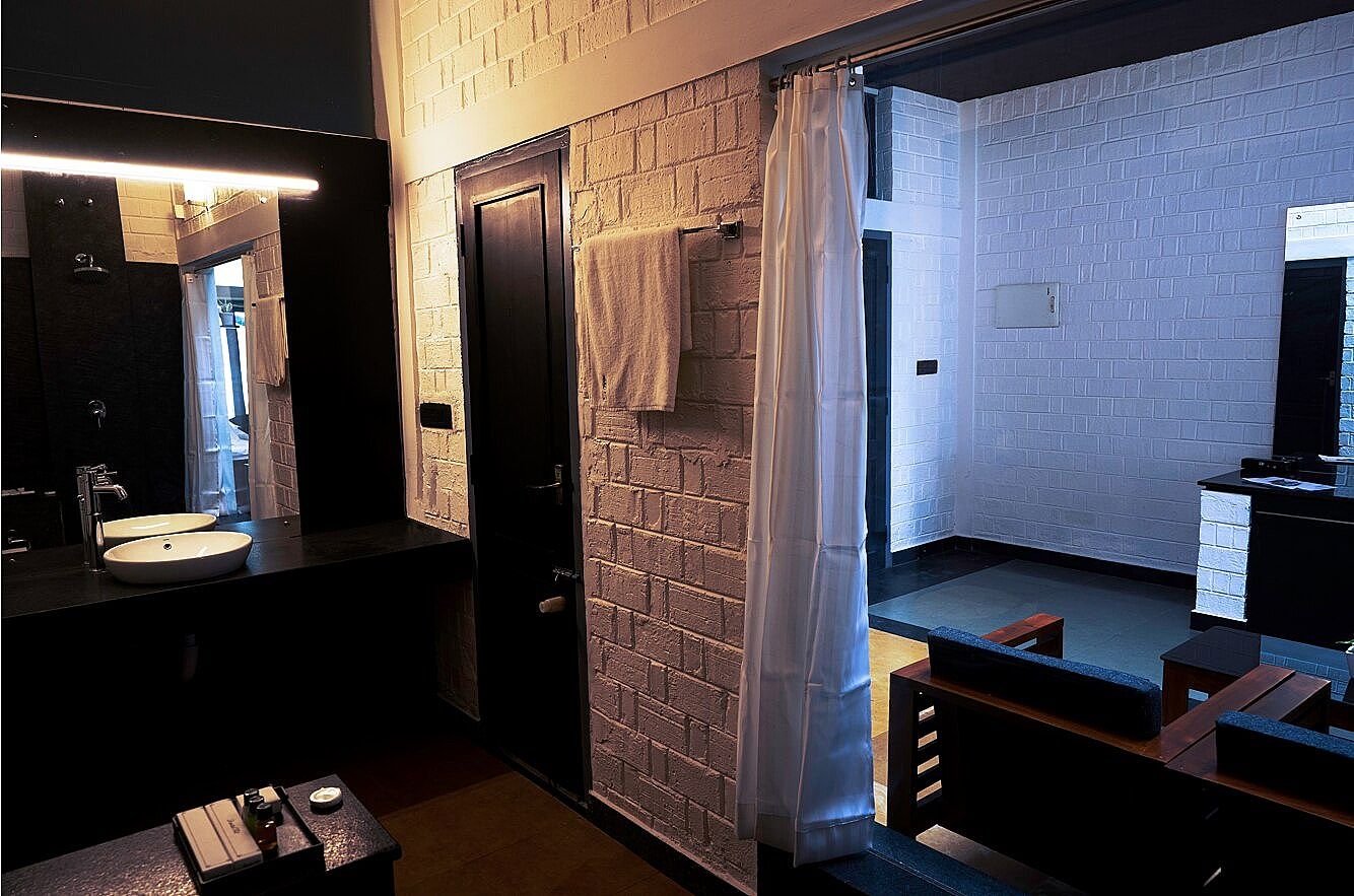 S RIVER RESORTS River View Room 3