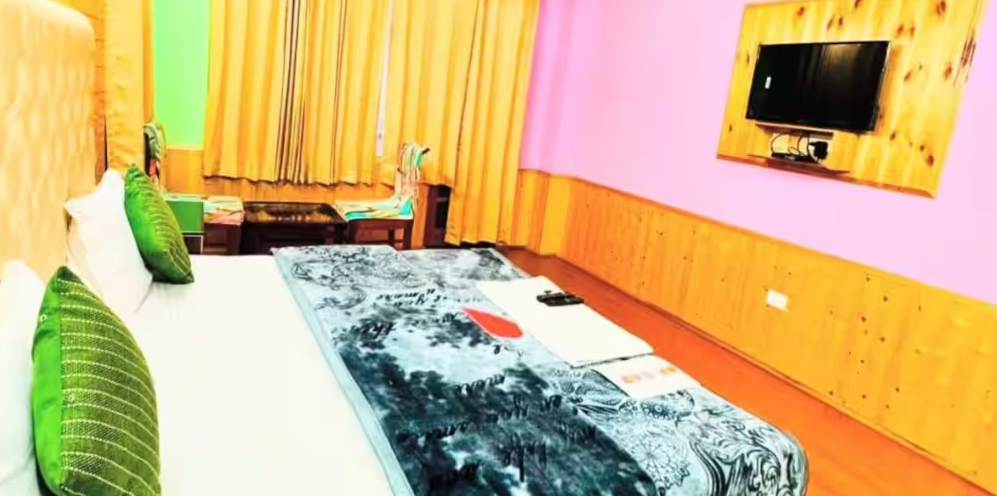 Manali View With Balcony