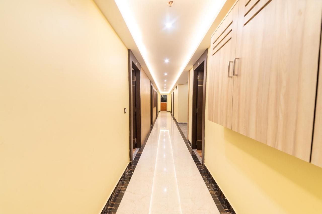 undefined Hotel Signature 3