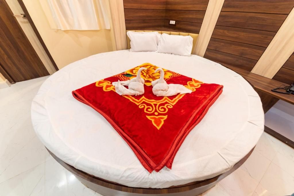 undefined Hotel Signature 5