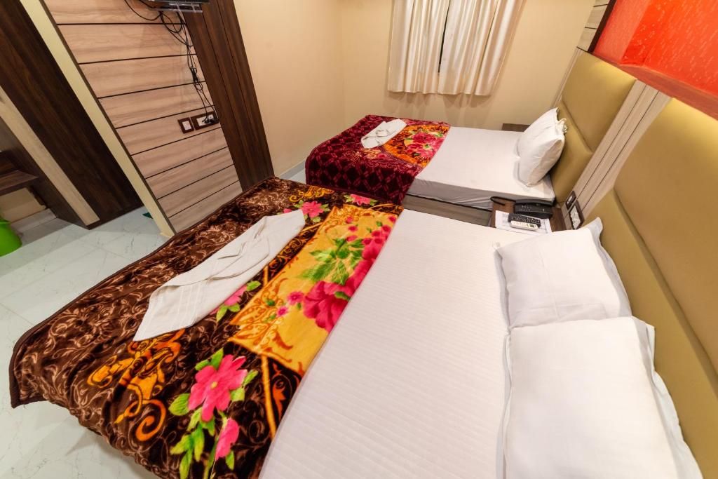 AC DELUXE FOUR BEDROOM