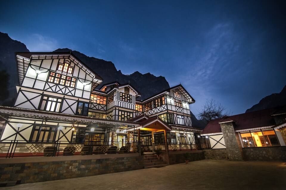 Exterior of the gorgeous Etho Metho by RightClique