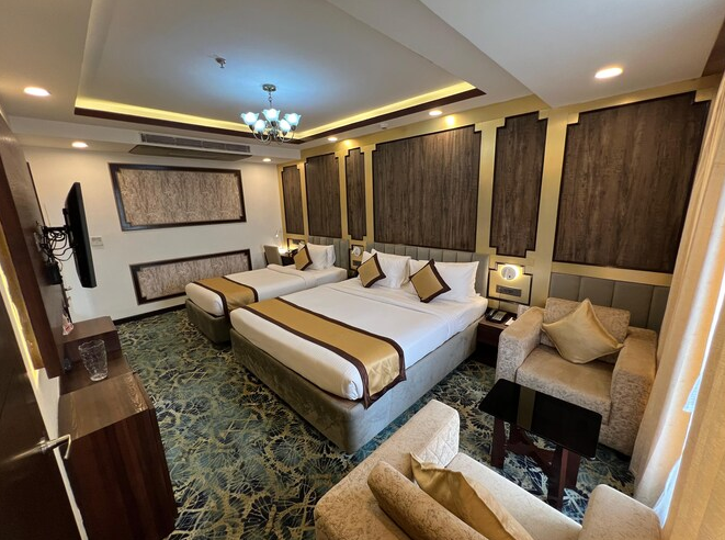 SUITE ROOM