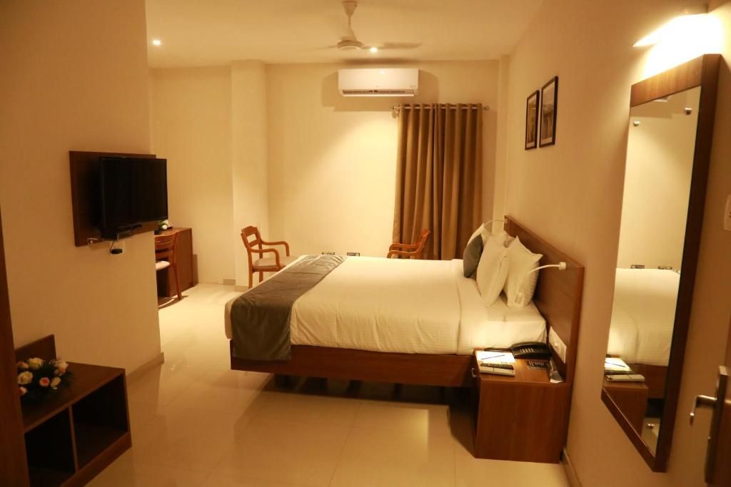 Hotel Picnic Deluxe Double or Twin Room 2