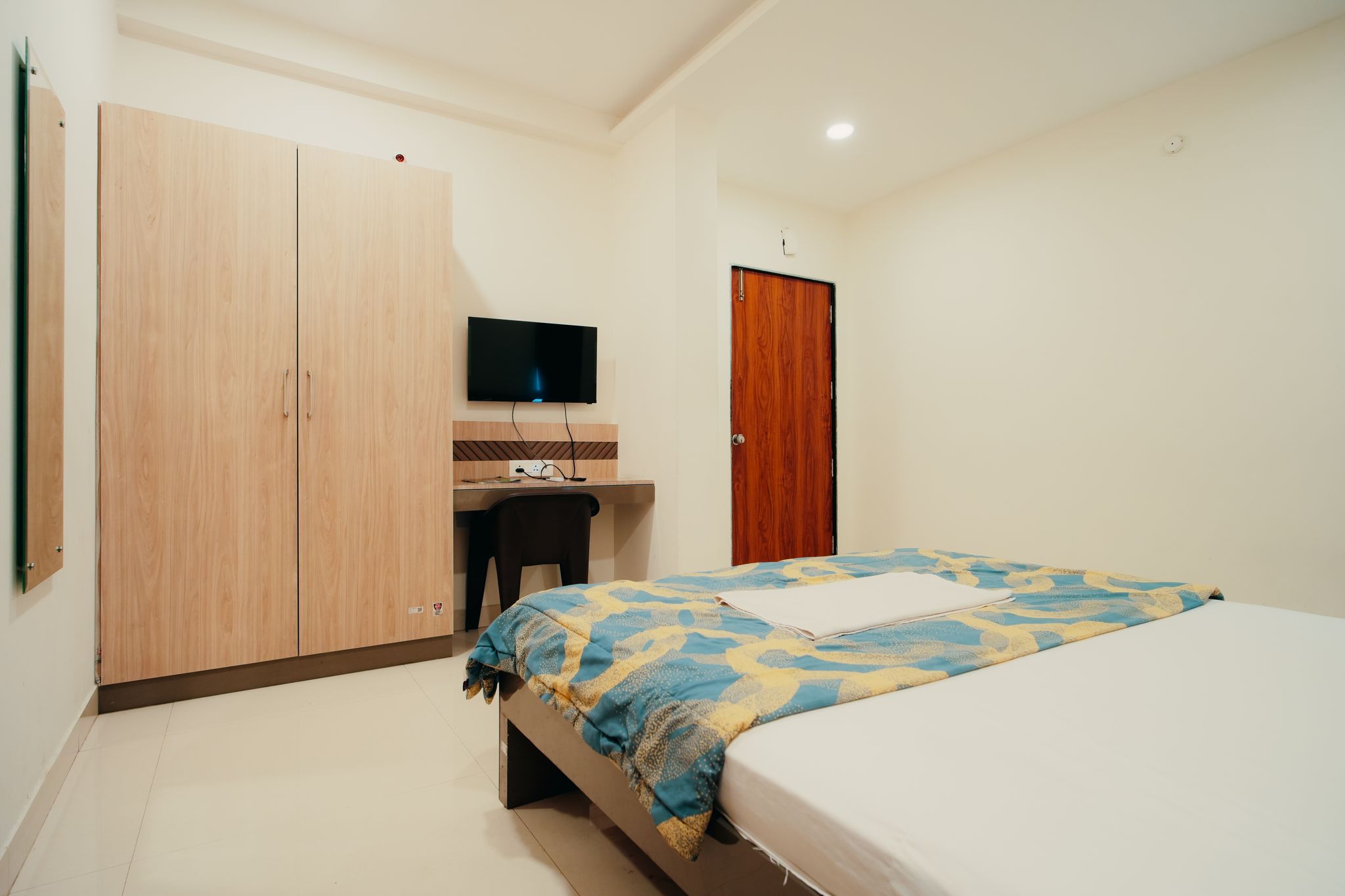 Embassy Suites Business Studio Room 2