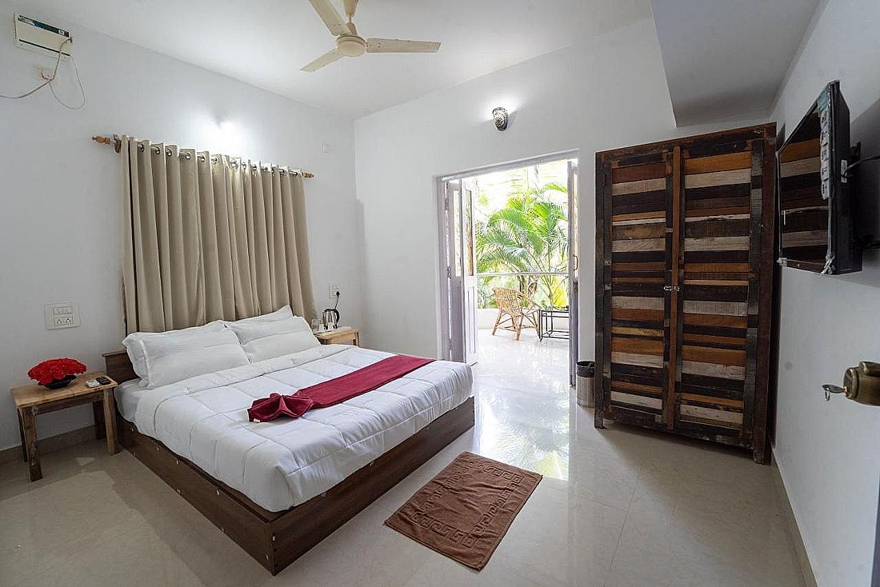 Woodpegger By The Beach Classic Room with Sit-out 2