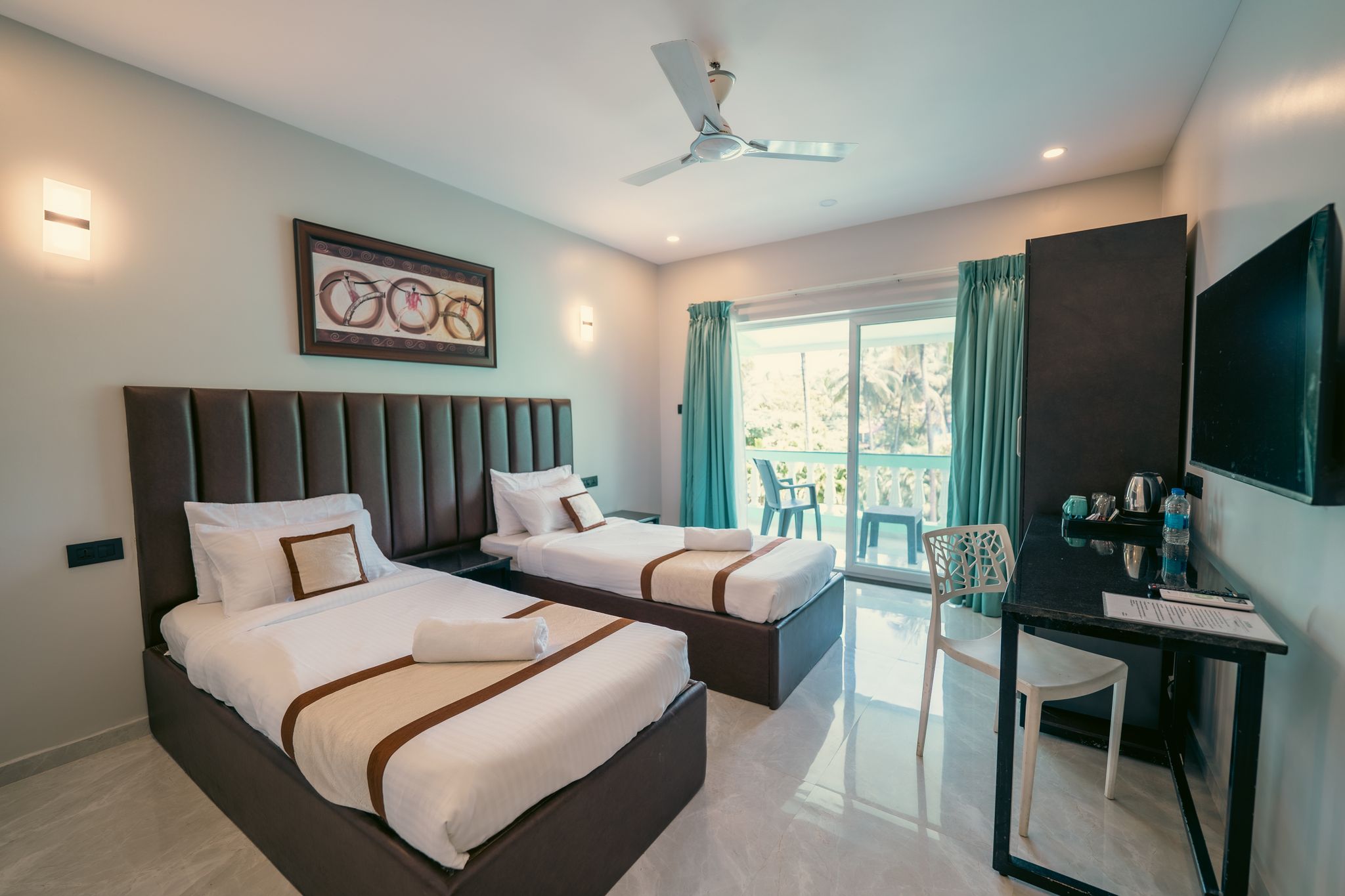 D7 La Serene Deluxe Double Room  2