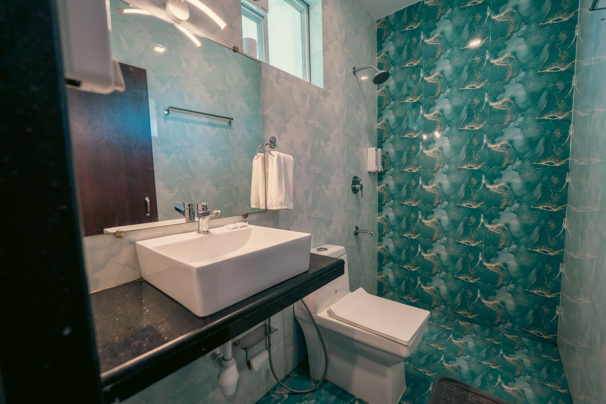 D7 La Serene Deluxe Double Room  3