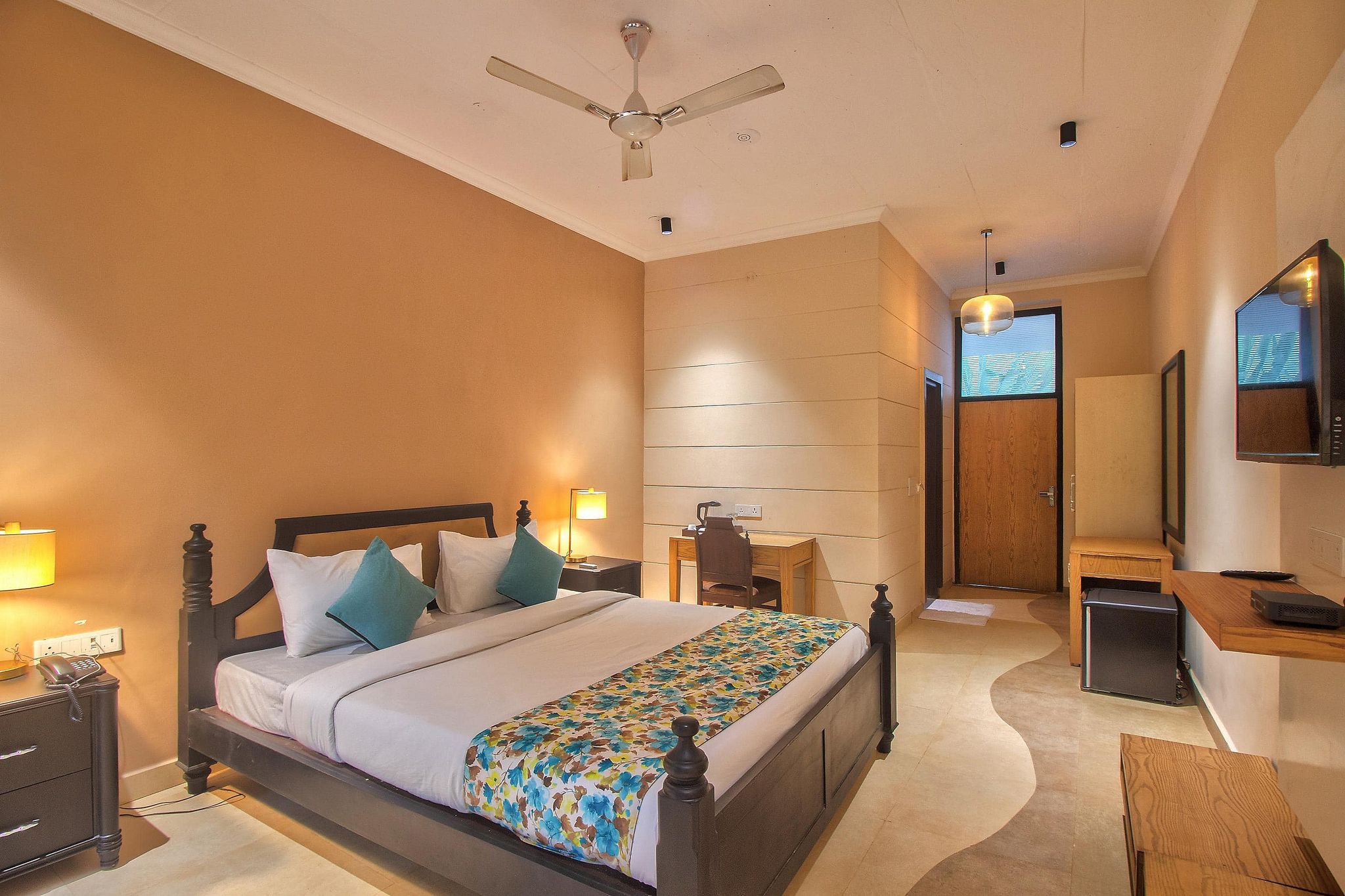 Aruba Resort Deluxe Room  8
