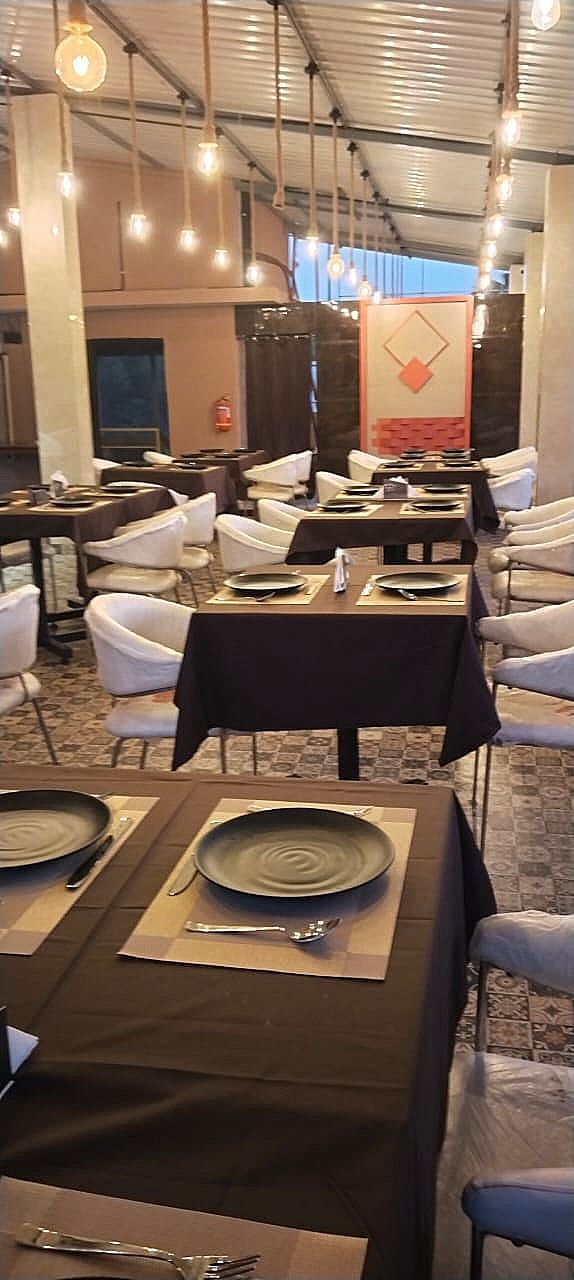 Food & Dining