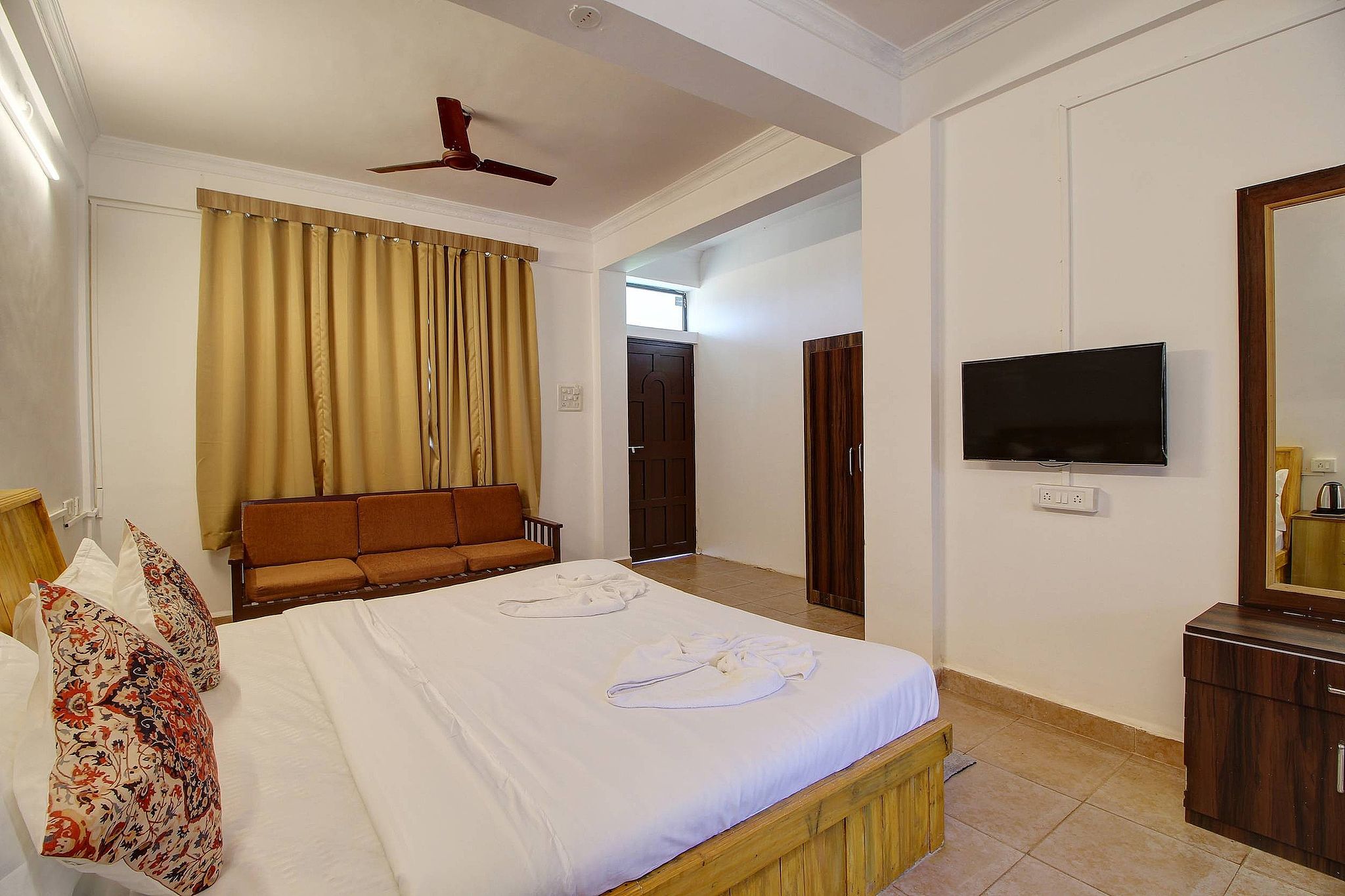 Deluxe Room with Pool View