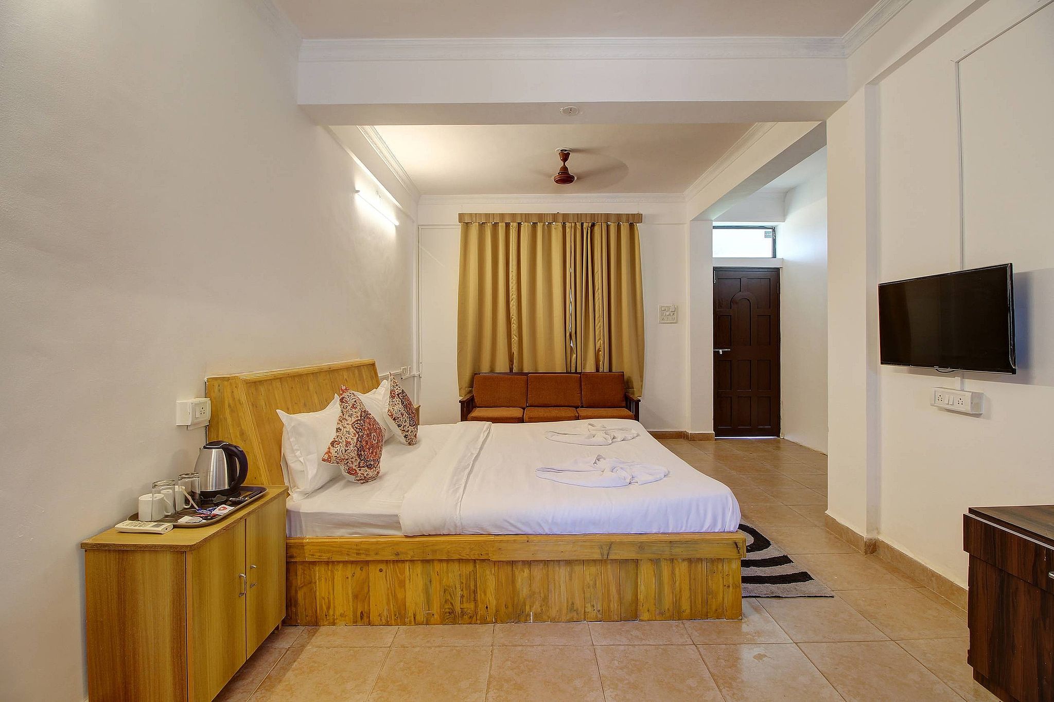 Deluxe Room with Pool View