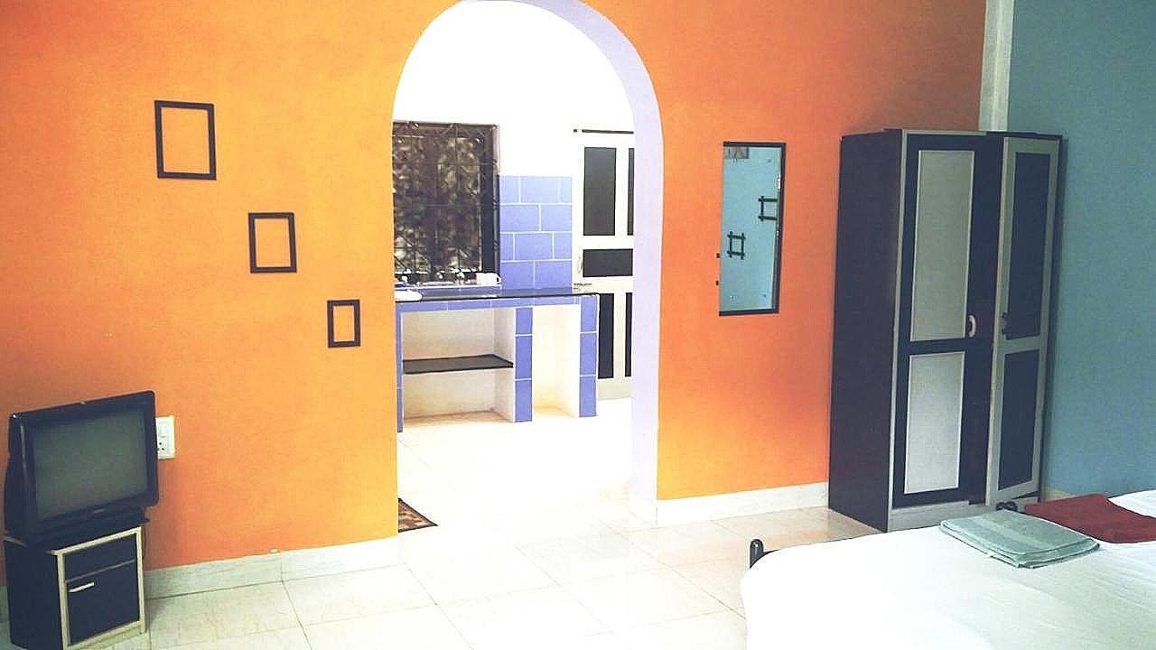 Side Image 1