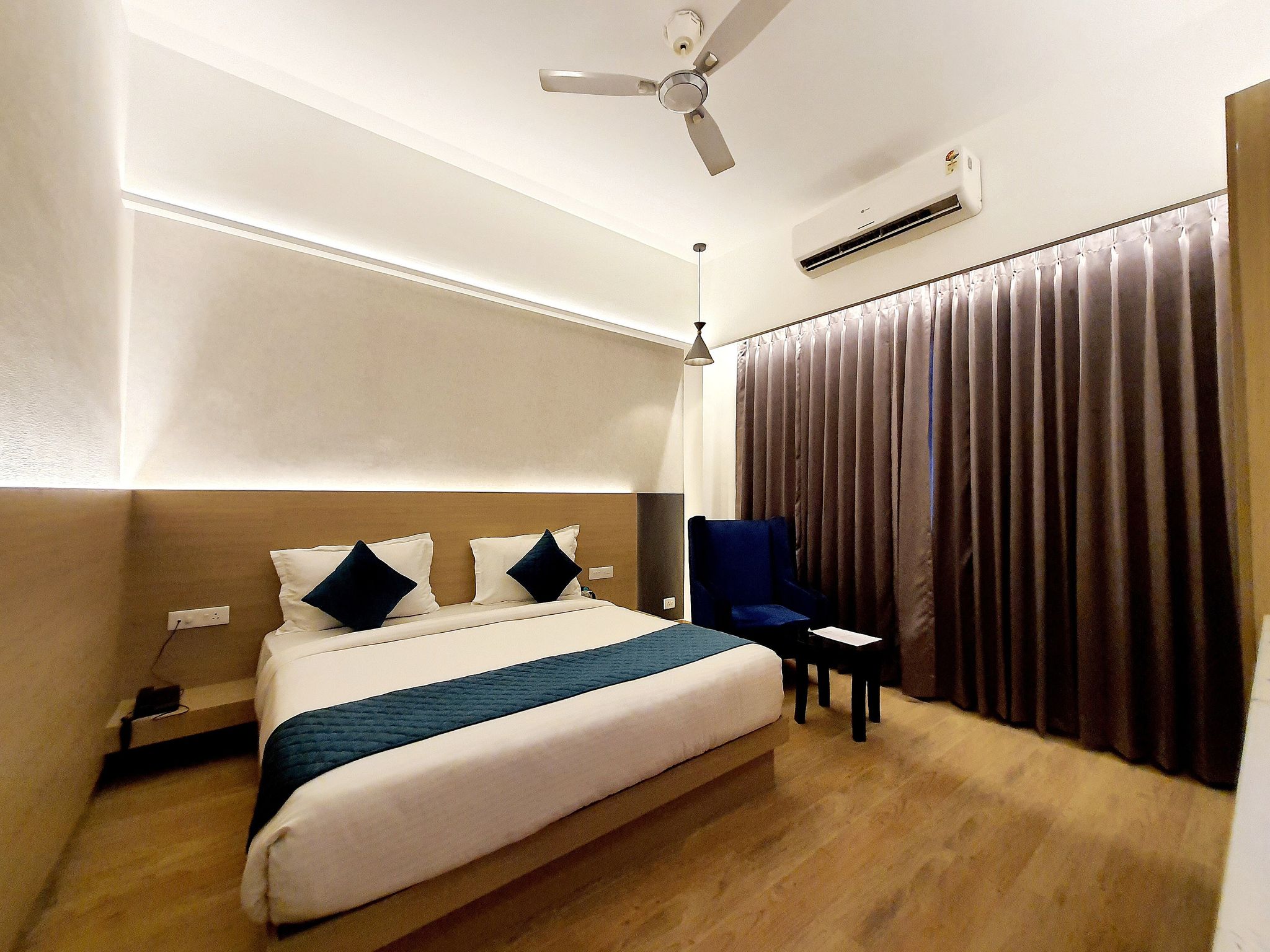 HOTEL SANDSTONE Deluxe Room with City View 3