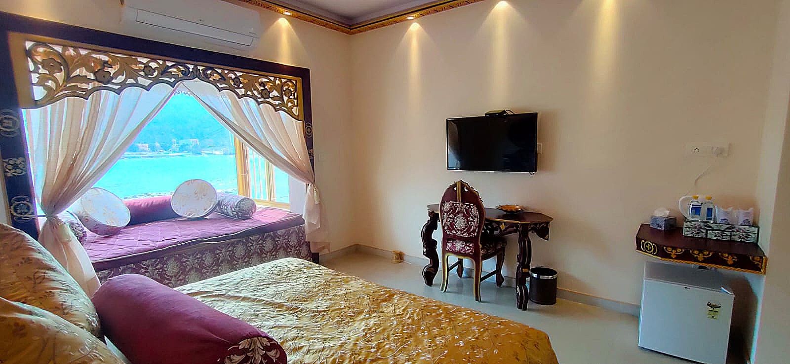 The Neeraj Ganga Heritage Deluxe Room 4