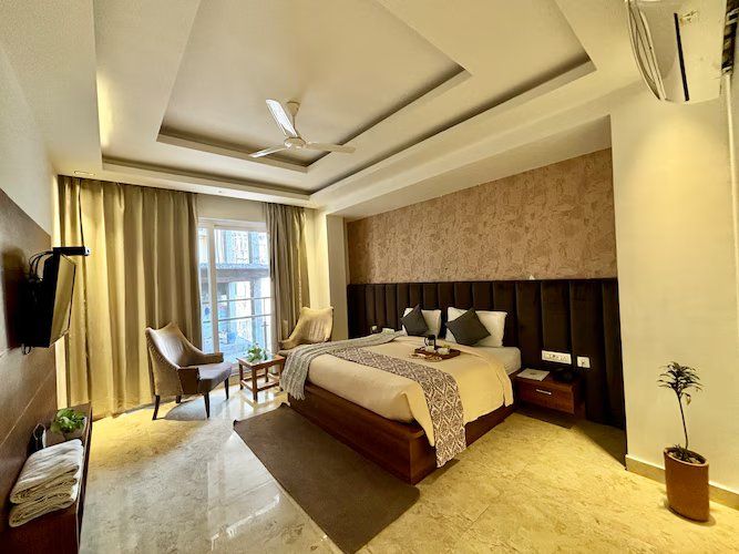 Deluxe Room With Standing Balcony
