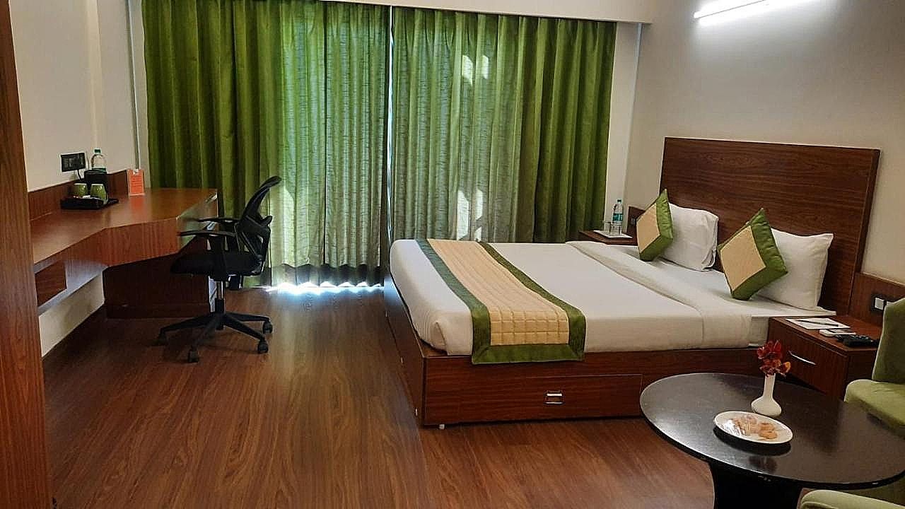 Hotel Livbox Premium Room With Balcony 8