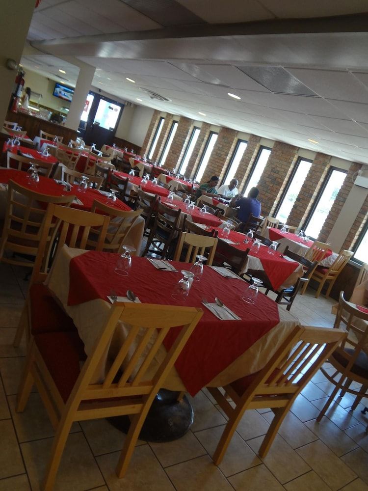 undefined Empress Inn and Suites by The Falls 8