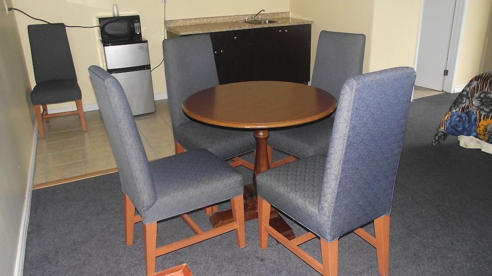 undefined Empress Inn and Suites by The Falls 5