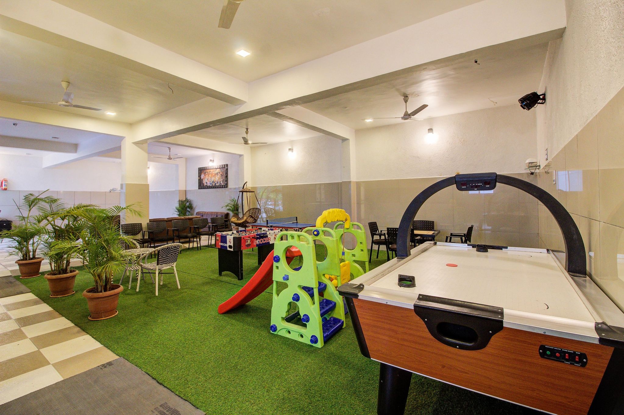 undefined Nivanta By Royara 3