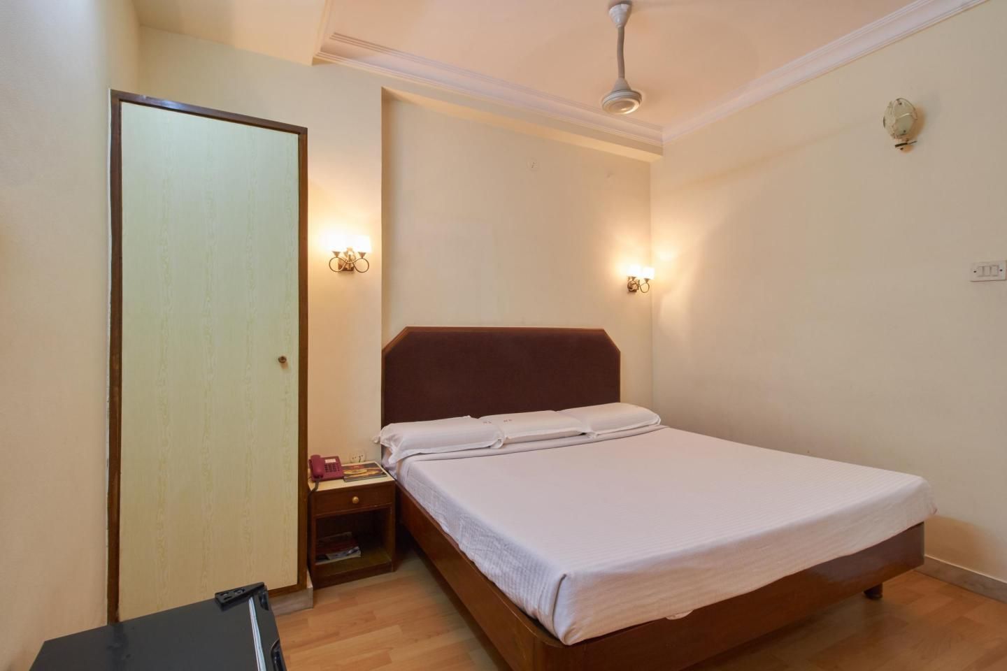 Hotel Sindoori Comfort Room 2