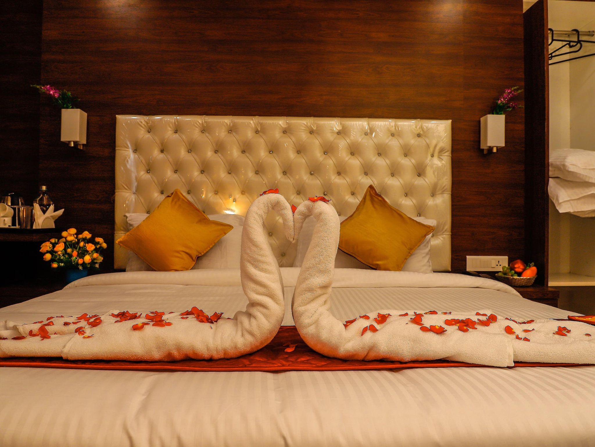 RN Grand Deluxe Twin Bed 2