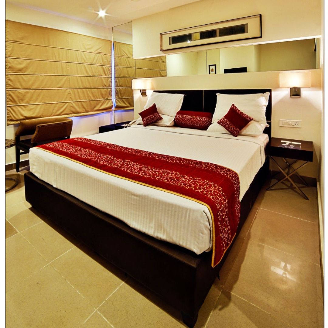 SVN Grand Hotel Standard Room 2