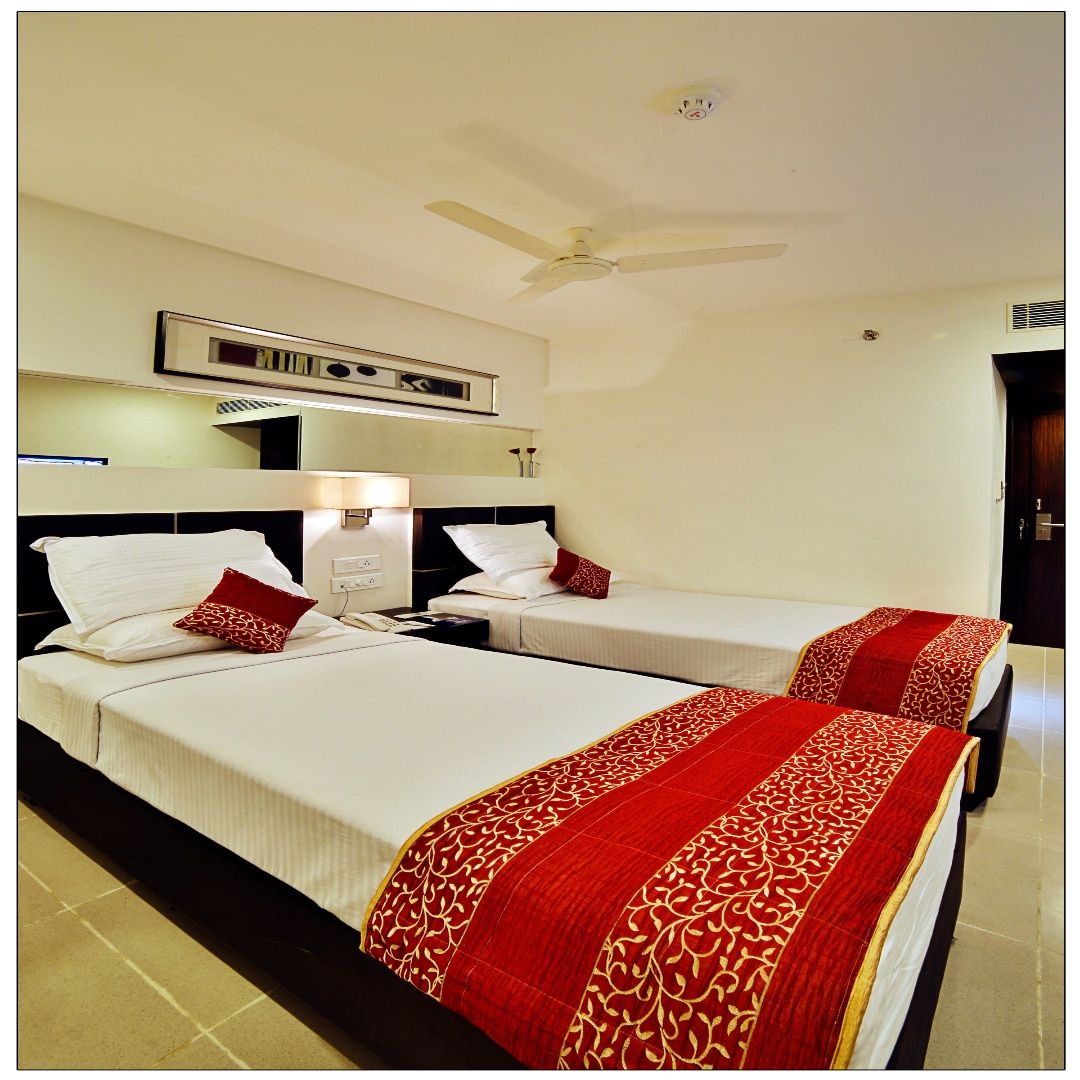 SVN Grand Hotel Standard Room 3