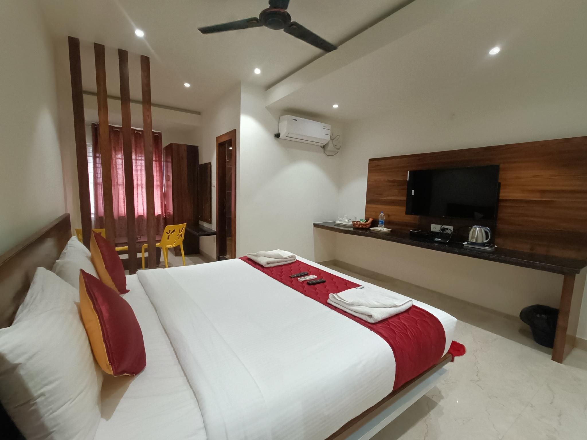New SRS Hotel Deluxe Double AC