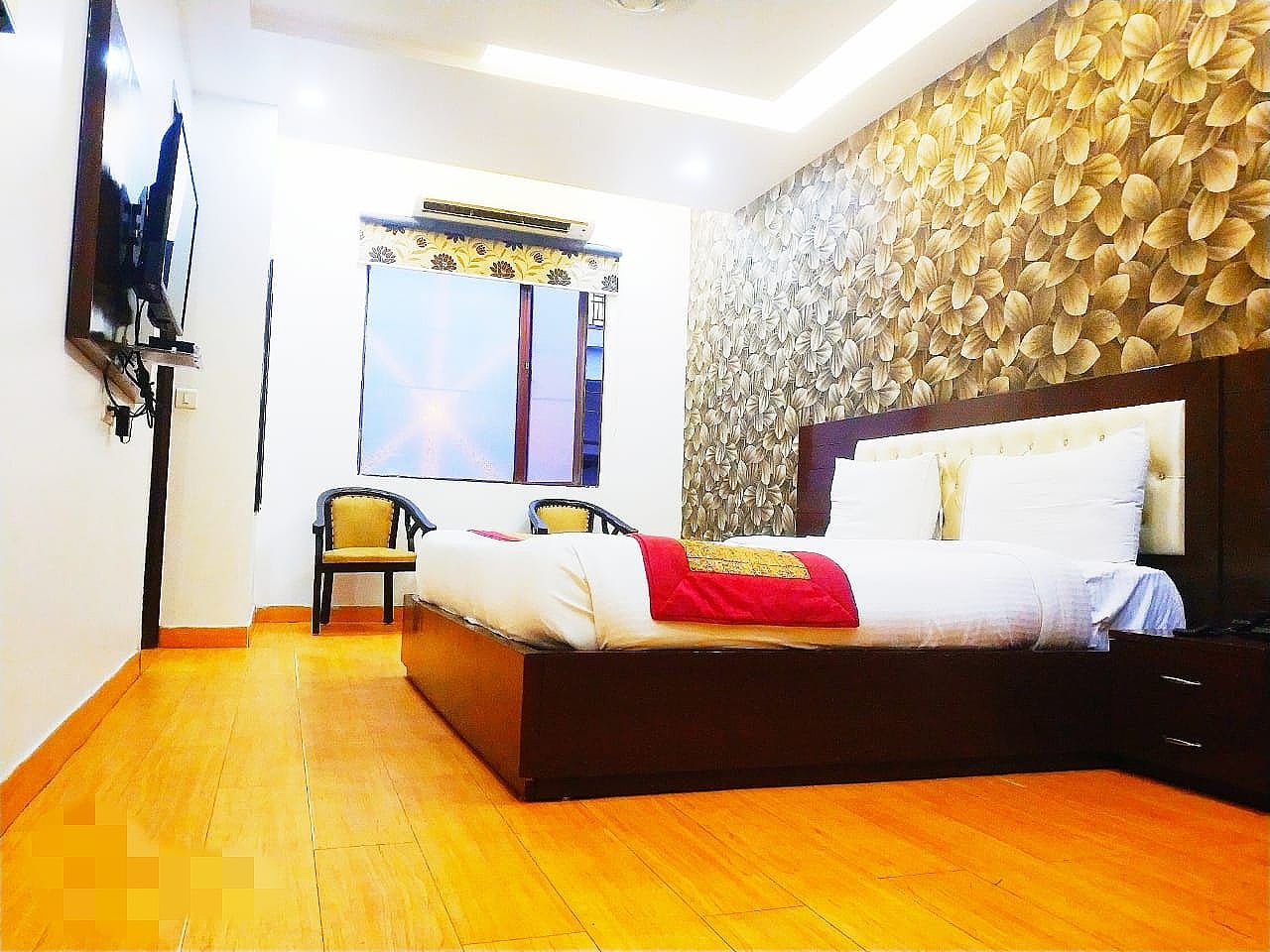 Hotel Mukund Residency Super Deluxe Room With Free WIFI 14