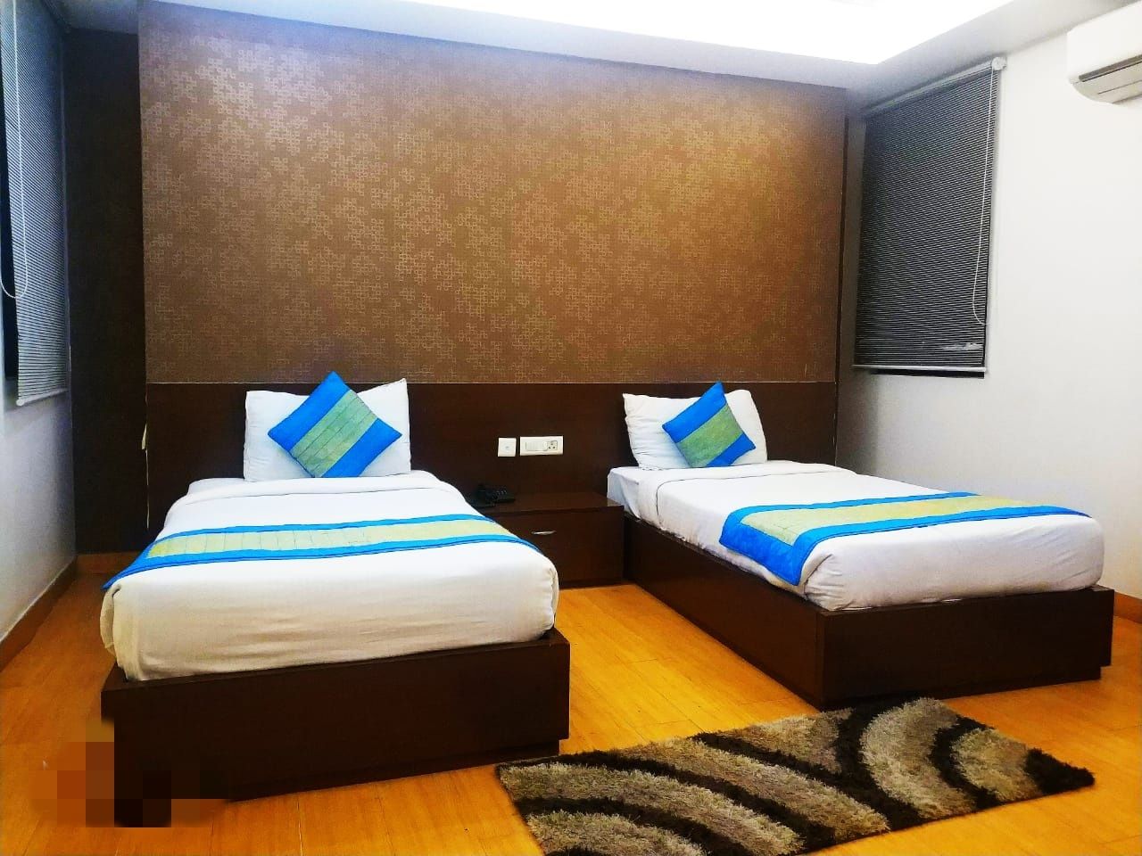 Hotel Mukund Residency Super Deluxe Room With Free WIFI 4