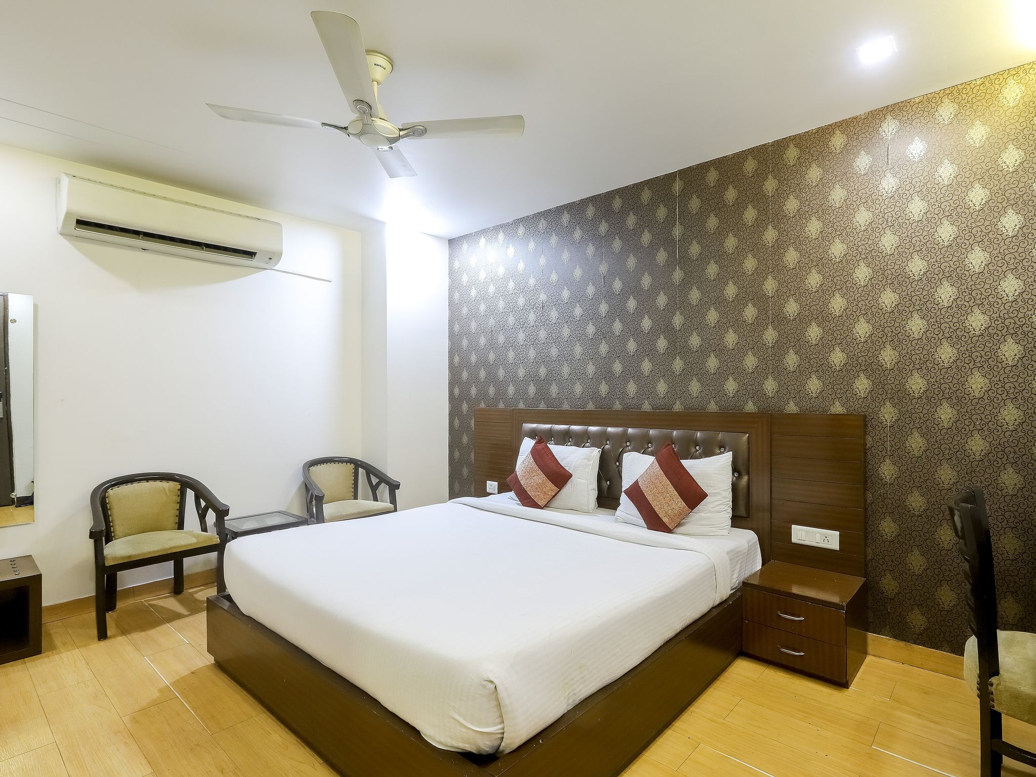 Hotel Mukund Residency Super Deluxe Room With Free WIFI 6