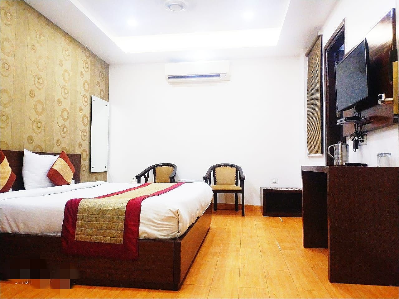 Hotel Mukund Residency Super Deluxe Room With Free WIFI 13