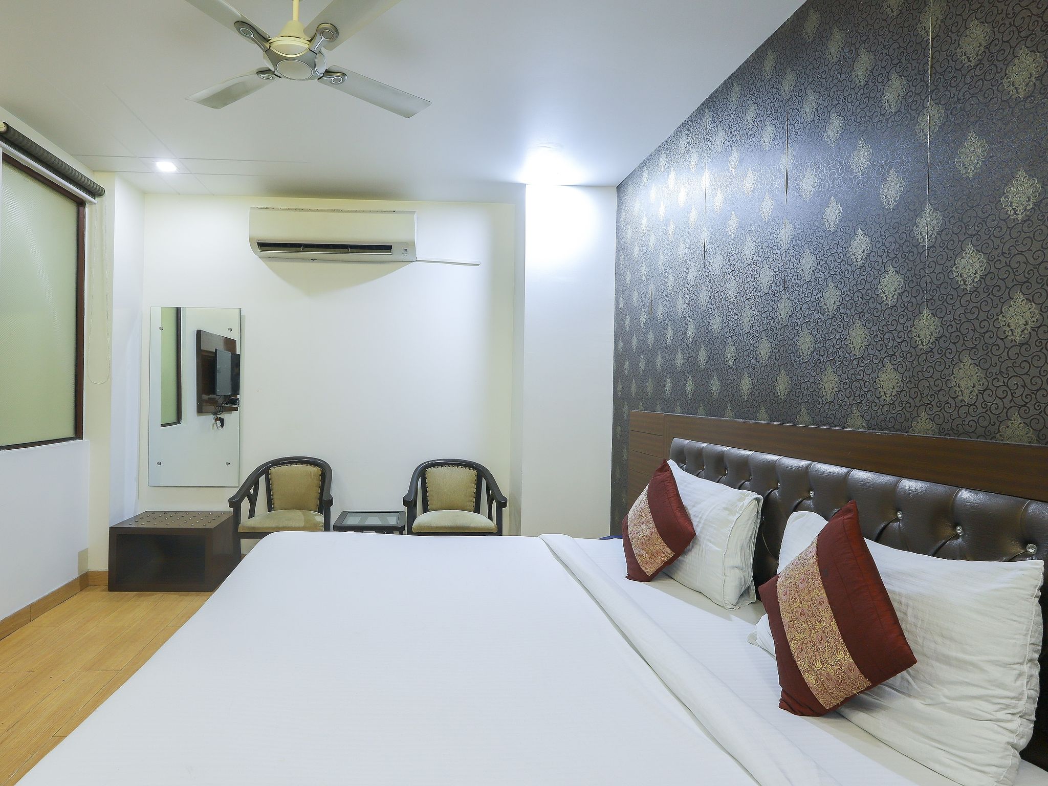 Hotel Mukund Residency Super Deluxe Room With Free WIFI 10