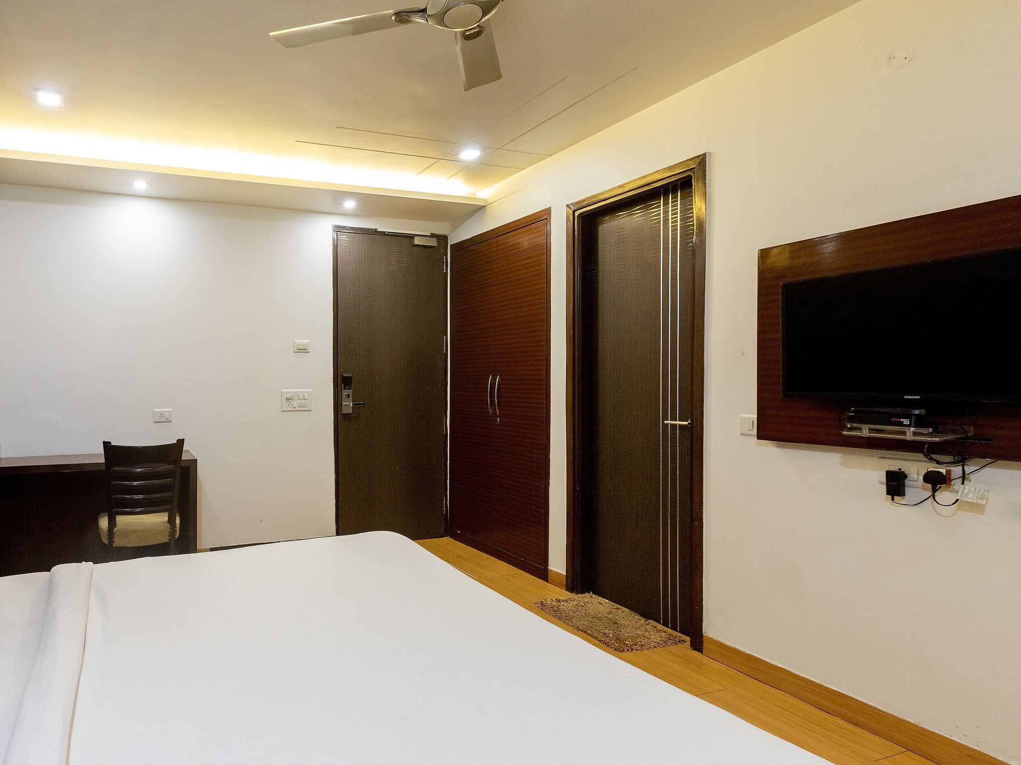 Hotel Mukund Residency Super Deluxe Room With Free WIFI 22