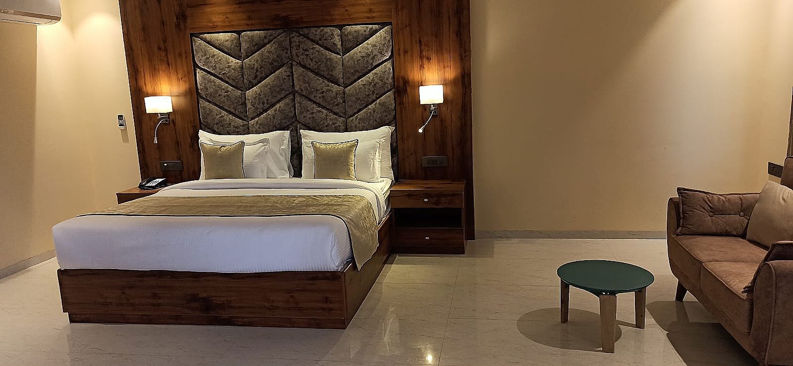Haritma Resort Deluxe Room 2